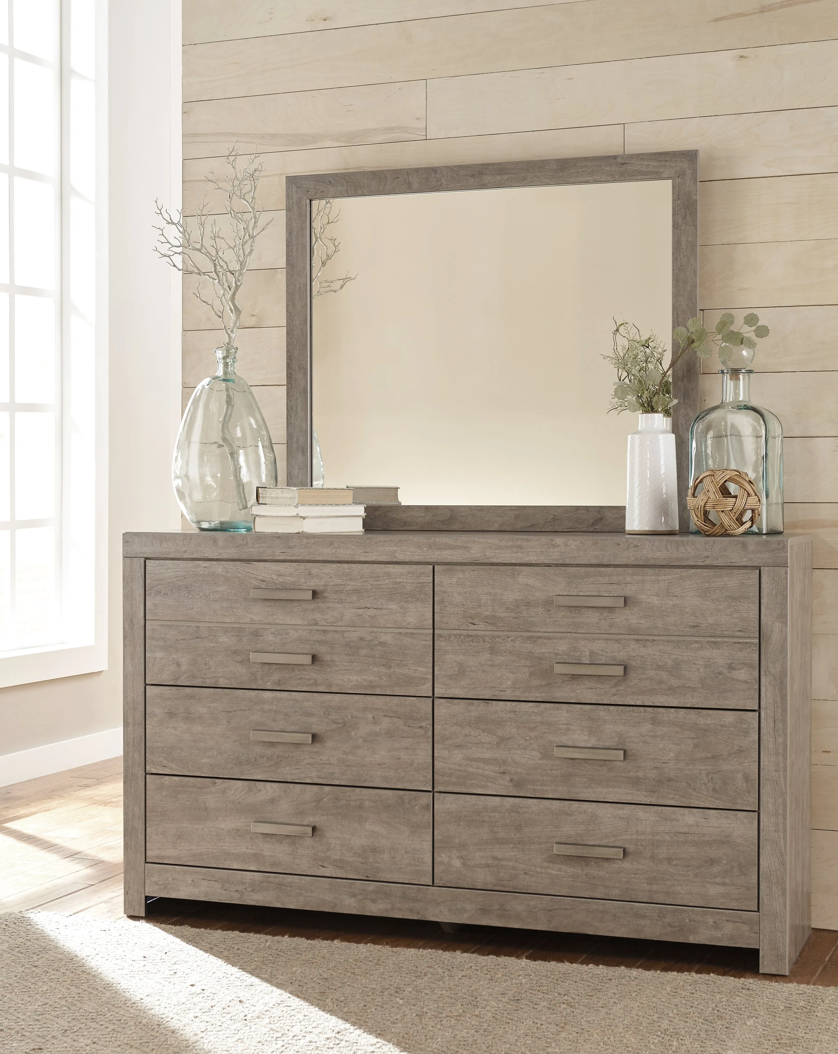 Culverbach Full Panel Bed with Mirrored Dresser in Gray
