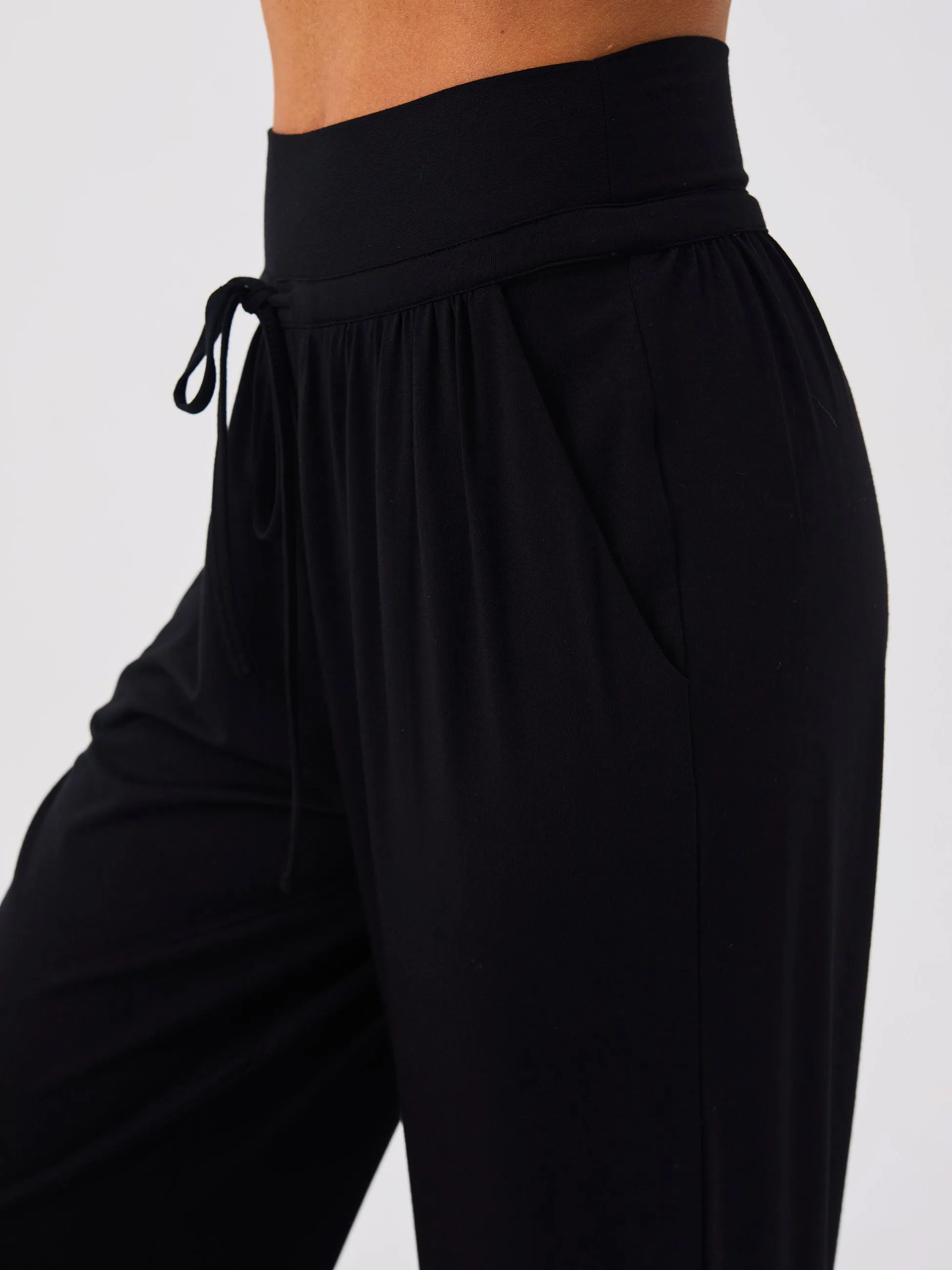 Exhale Cuffed Yoga Pant - Black
