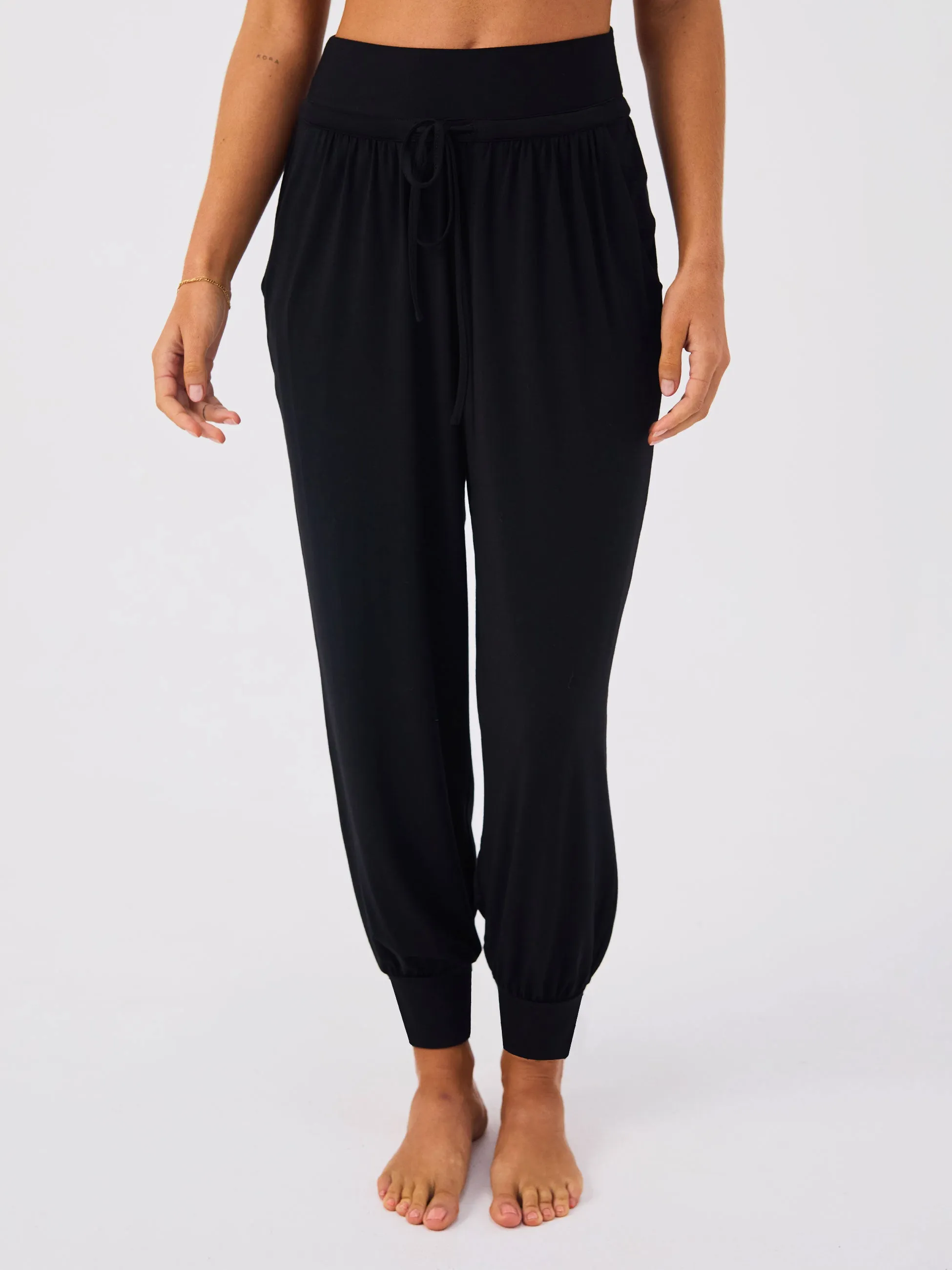 Exhale Cuffed Yoga Pant - Black