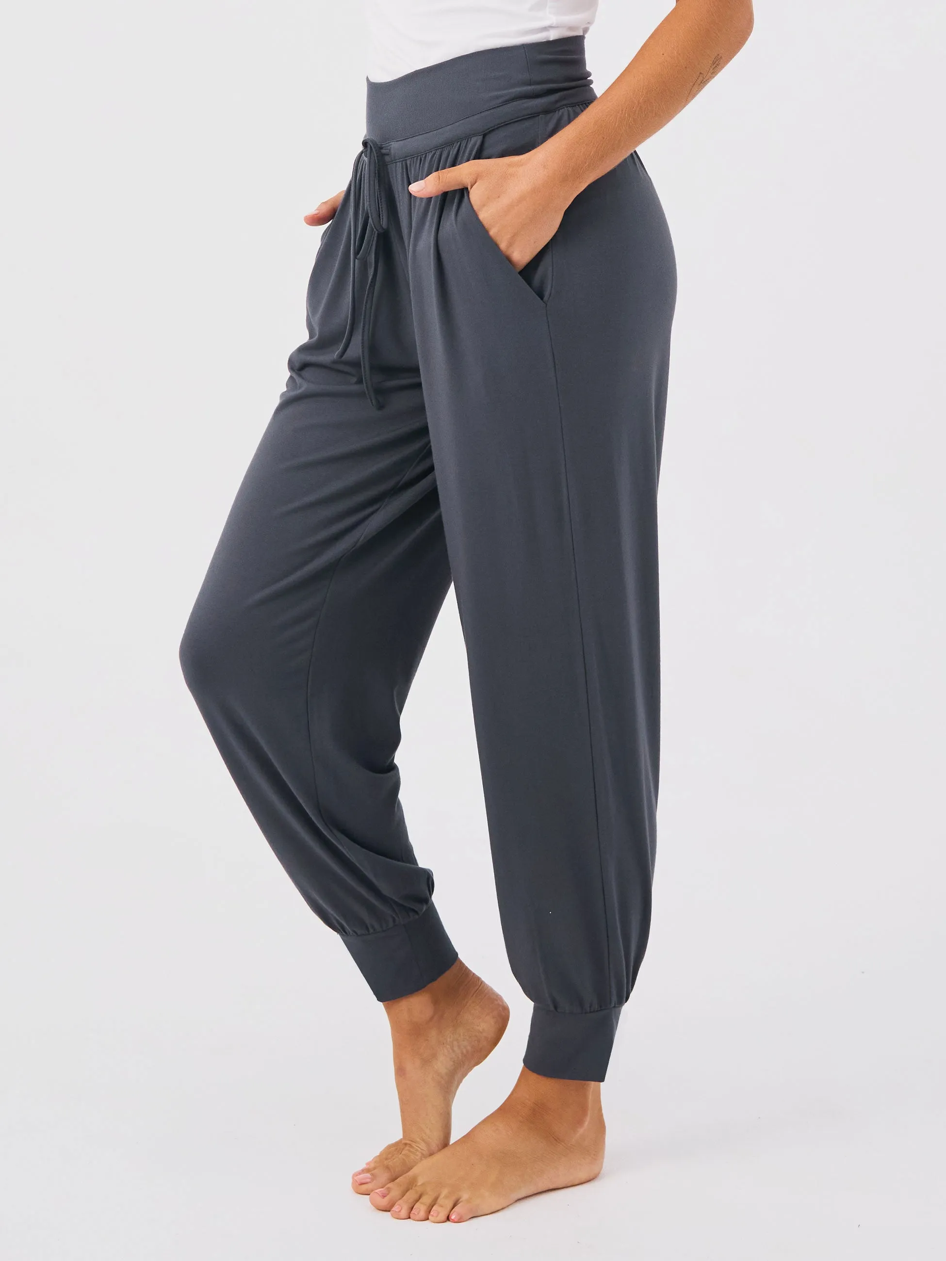 Exhale Cuffed Yoga Pant - Charcoal