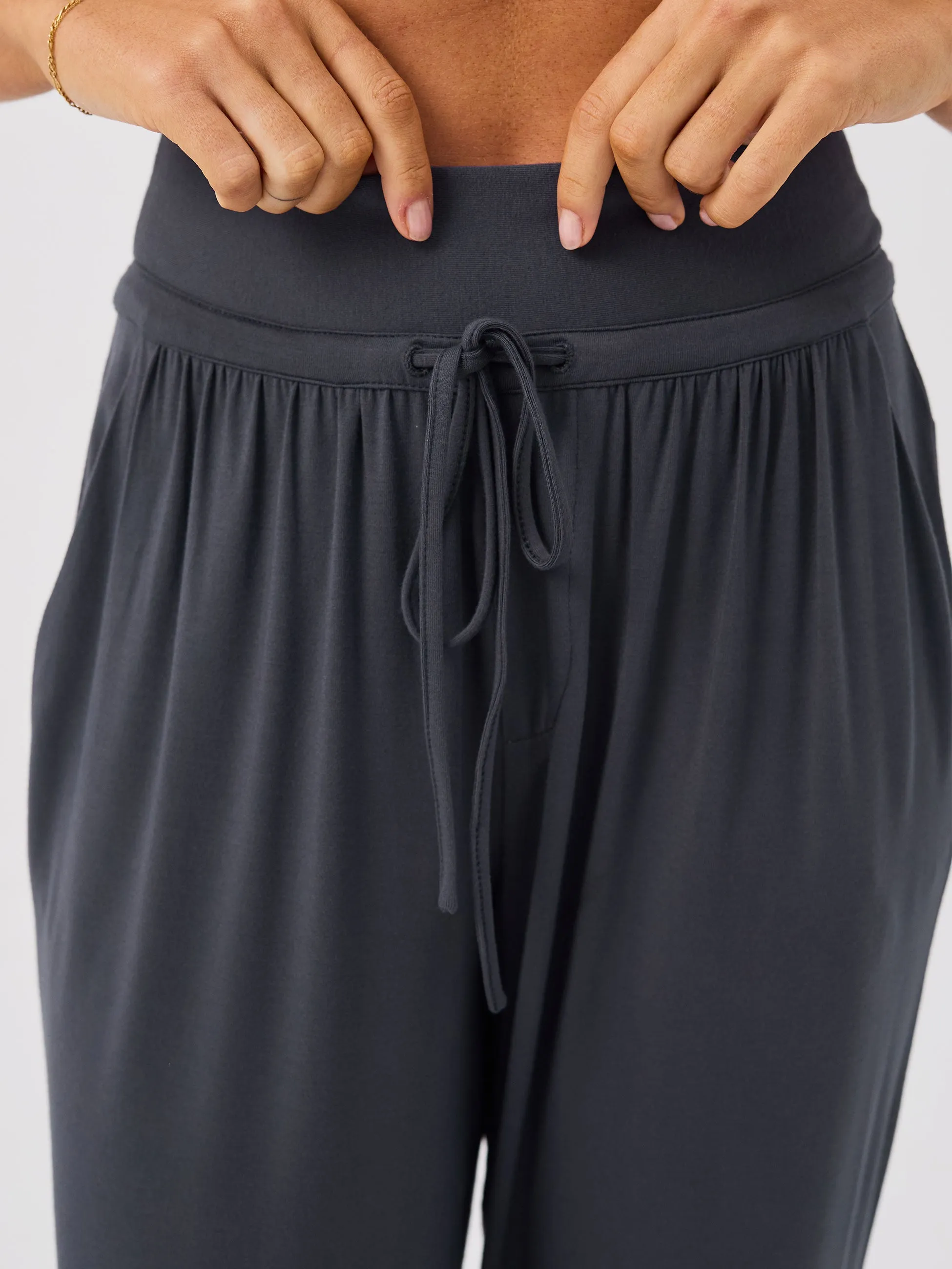 Exhale Cuffed Yoga Pant - Charcoal